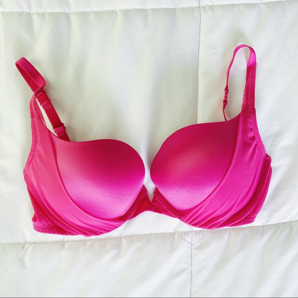 Practically NEW Victoria’s Secret Padded Demi Bra